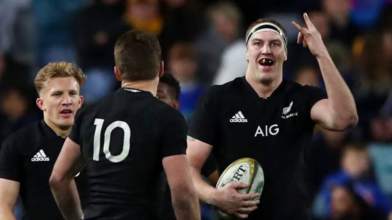 Chiefs approach Brodie Retallick for the newly formed Super Rugby