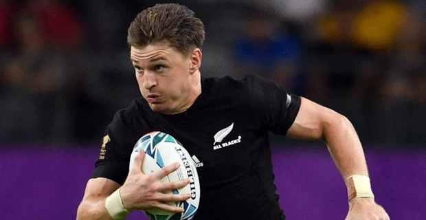 Beauden Barrett expected to make Blues debut against Hurricanes in April