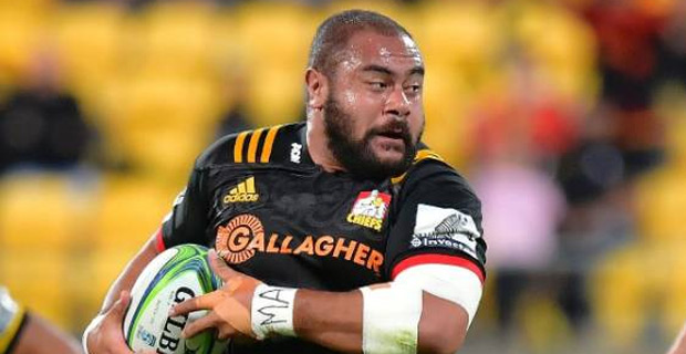 Chiefs prop Karl Tu'inukuafe signs three-year deal with the Blues