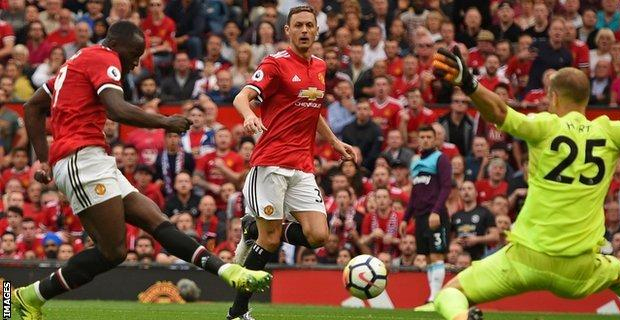 Man United Dominates Crystal Palace In EPL Match