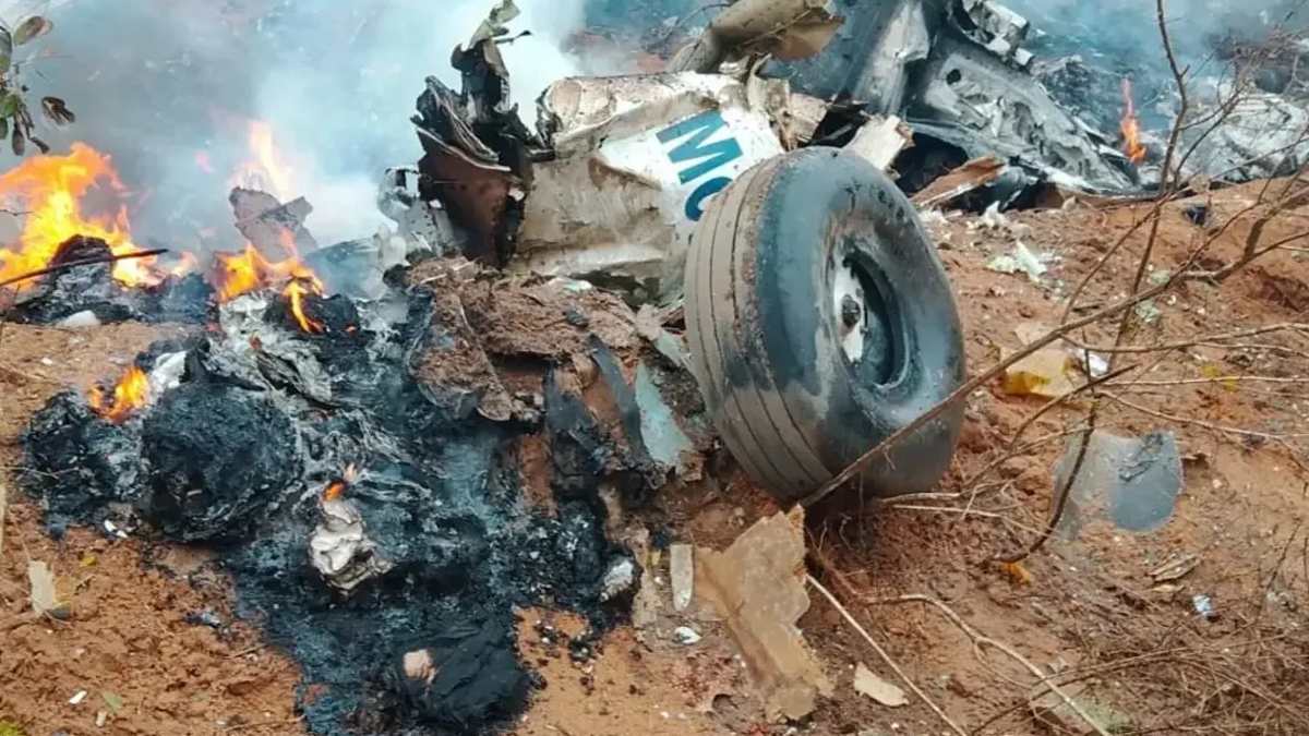  Plane crash near Kenya’s coast kills 10 European tourists and local pilot