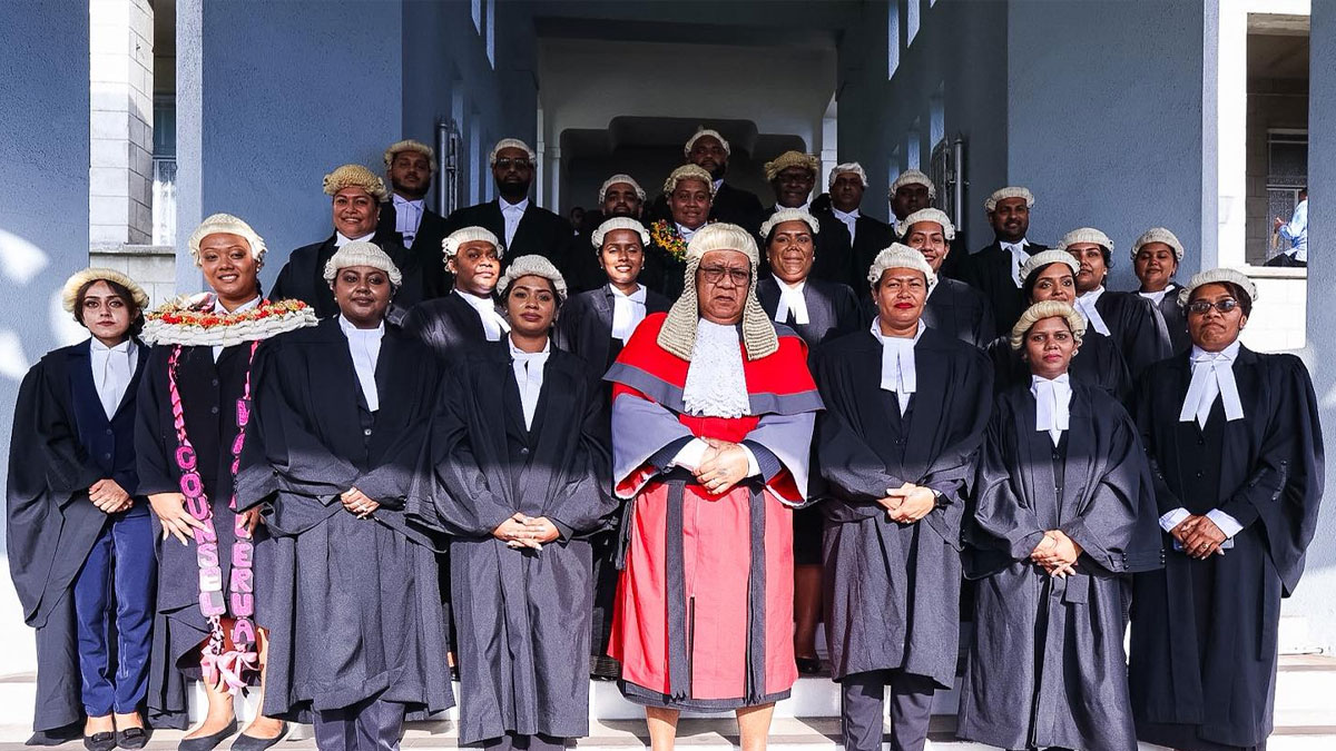 Chief Justice Temo urges new lawyers to show courage and honour the Code of Ethics
